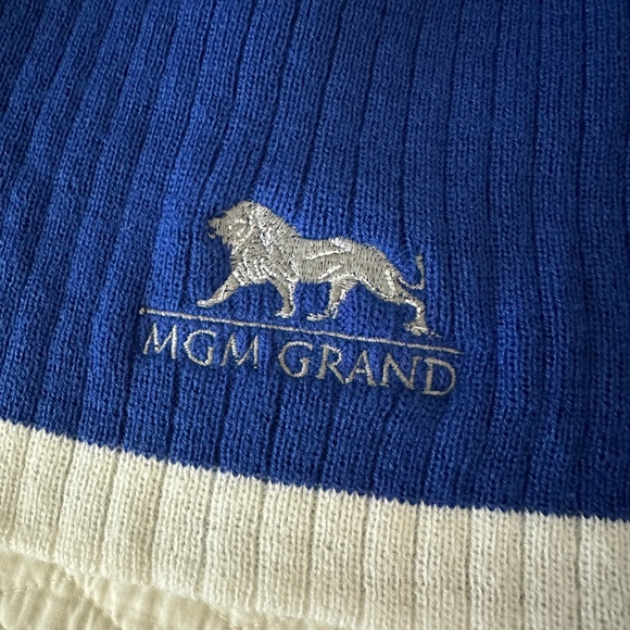 MGM Grand Las Vegas Logo Knit Beanie Winter Hat - Picture 2 of 8